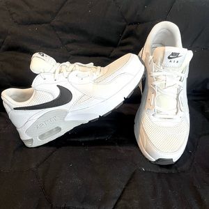Nike Air Max excee sneakers in black and white
